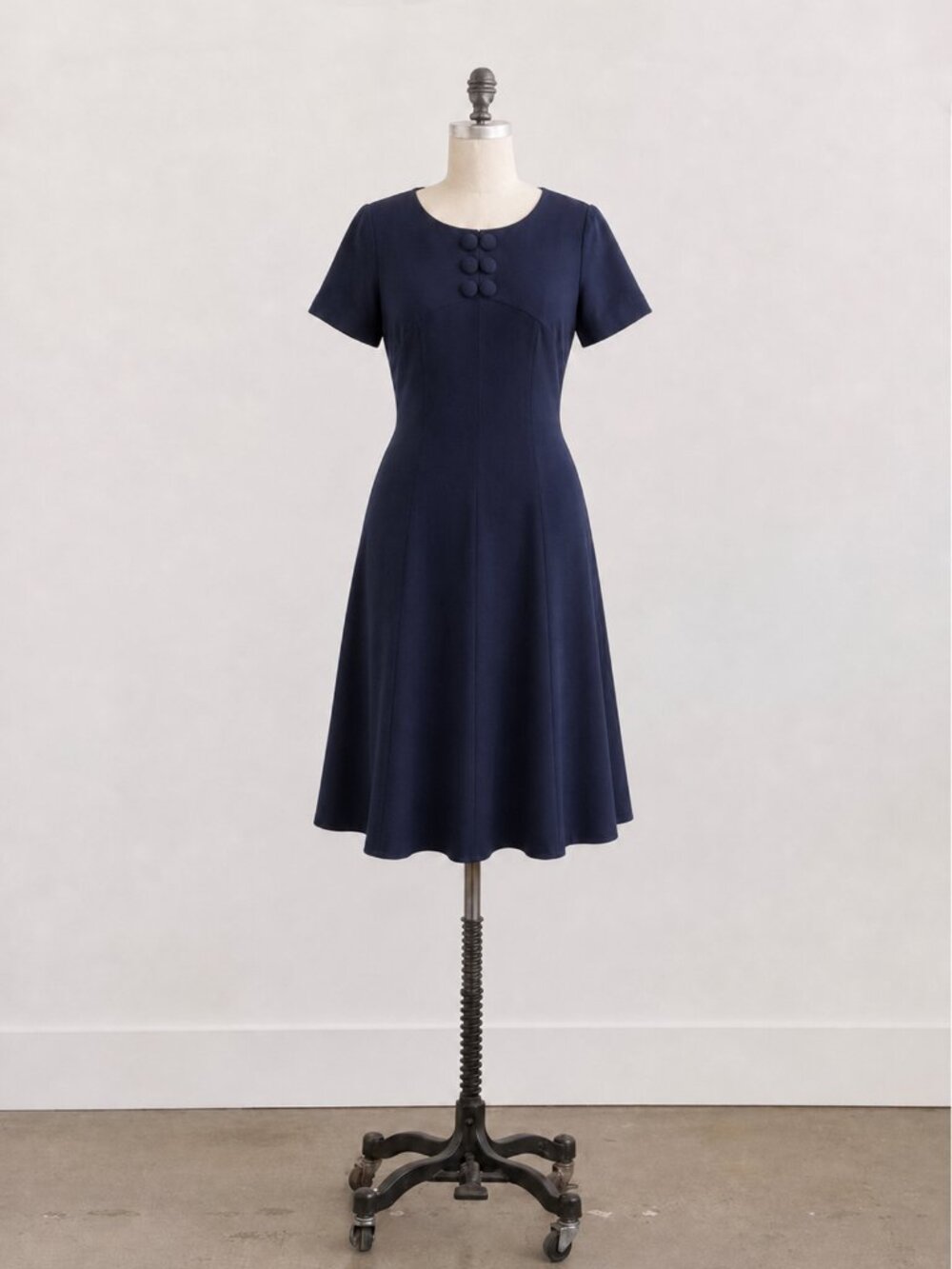 Eliza J navy blue button-front fit & flare dress in women’s size 8